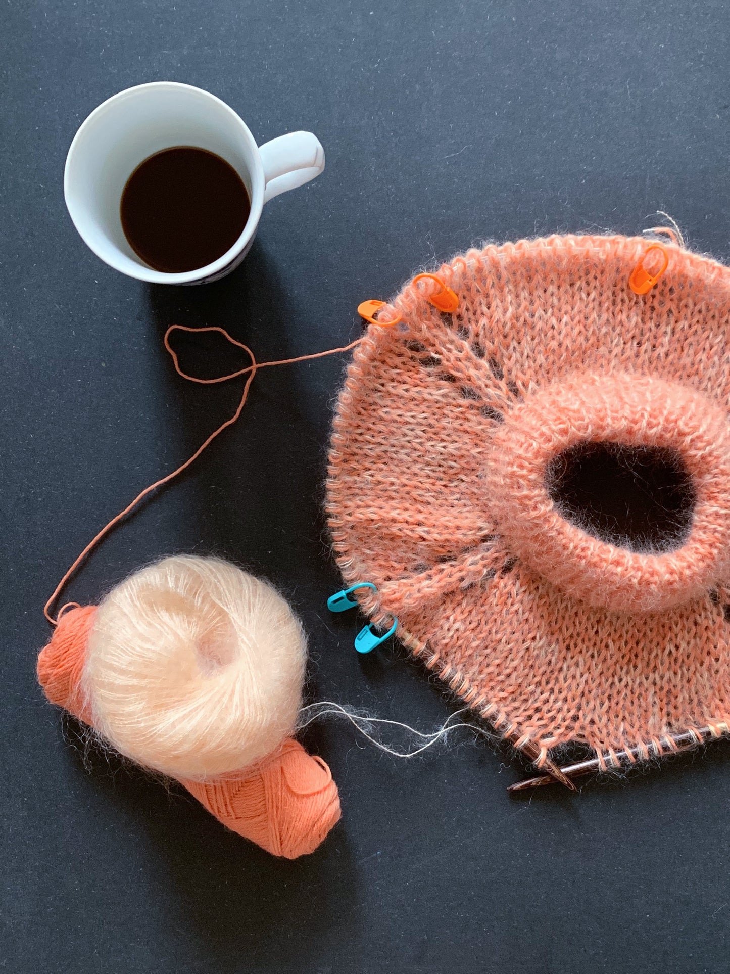 Peachy Sweater - Voksen (dansk)