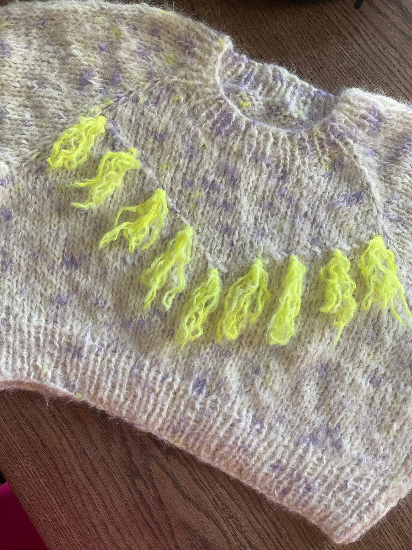 Flyffy Fringe Tee - Voksen (dansk)