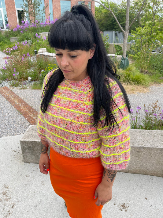 Tinki Winki Sweater - Voksen (dansk)