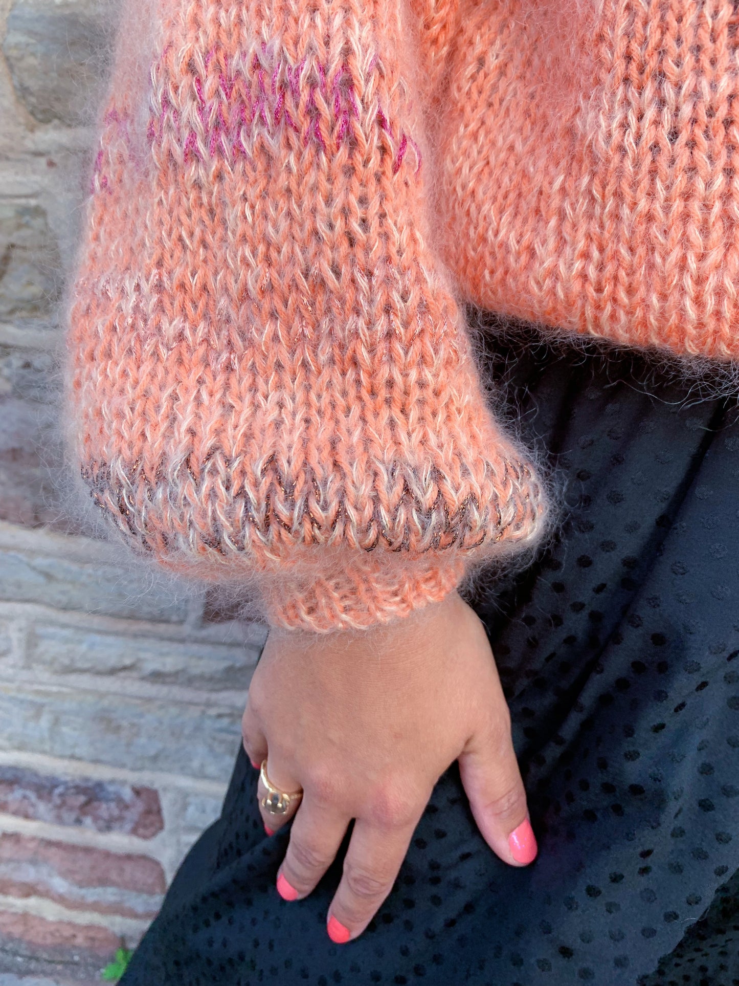 Peachy Sweater - Adult (english)